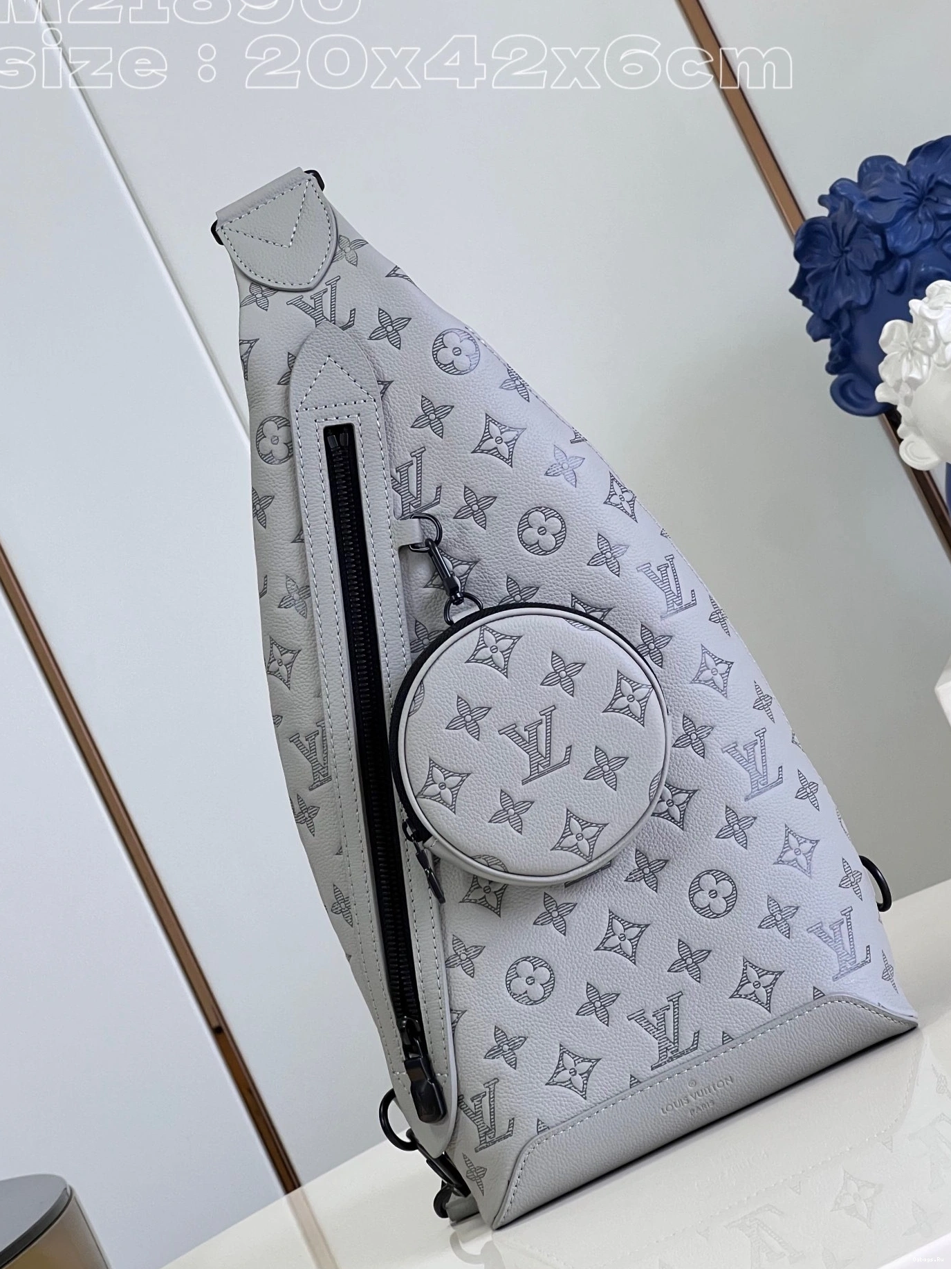VUITTON LOUIS Duo Slingbag-20*42*6cm 0129